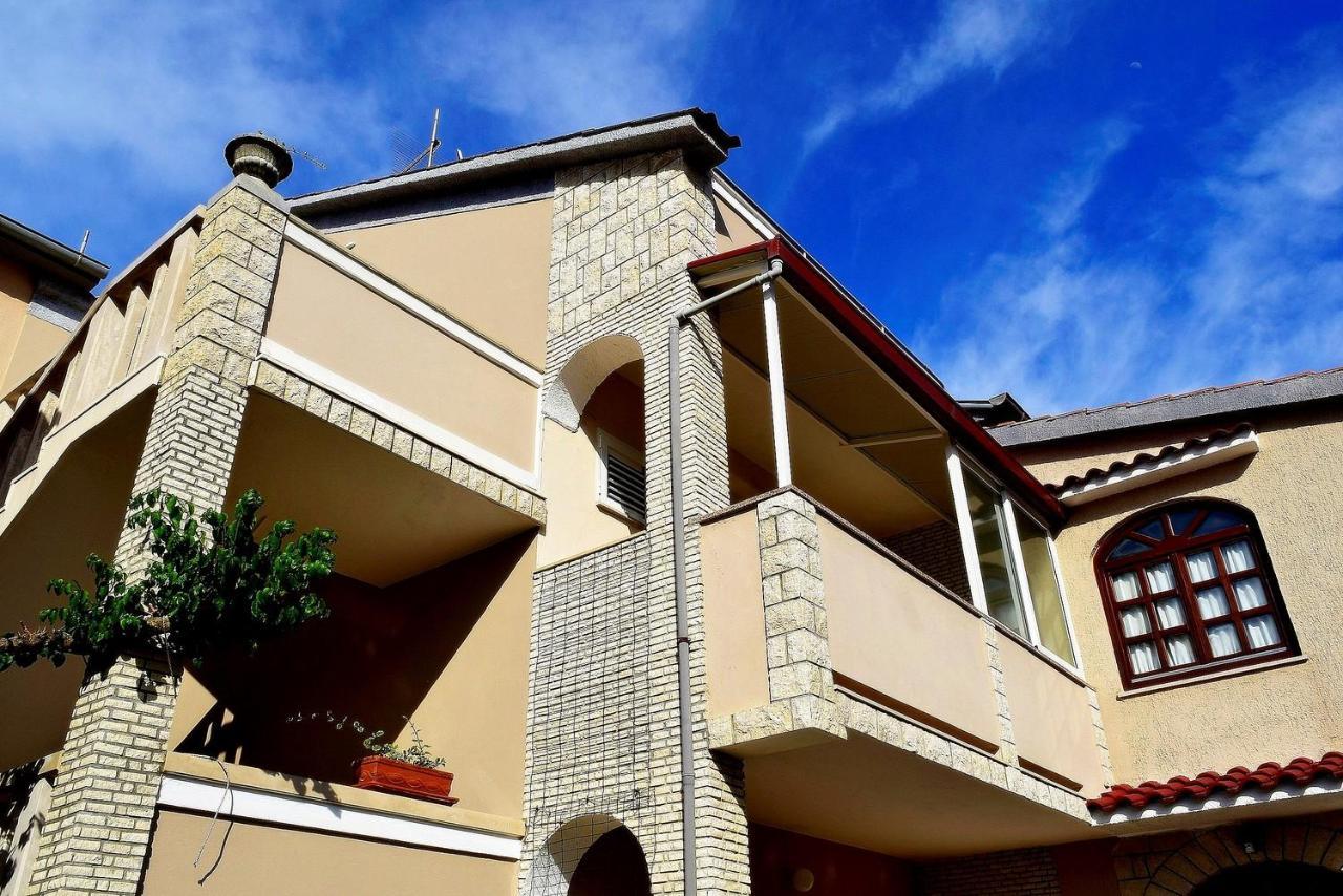 Zoro Apartments Palit Exterior foto