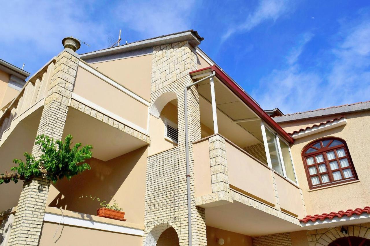 Zoro Apartments Palit Exterior foto
